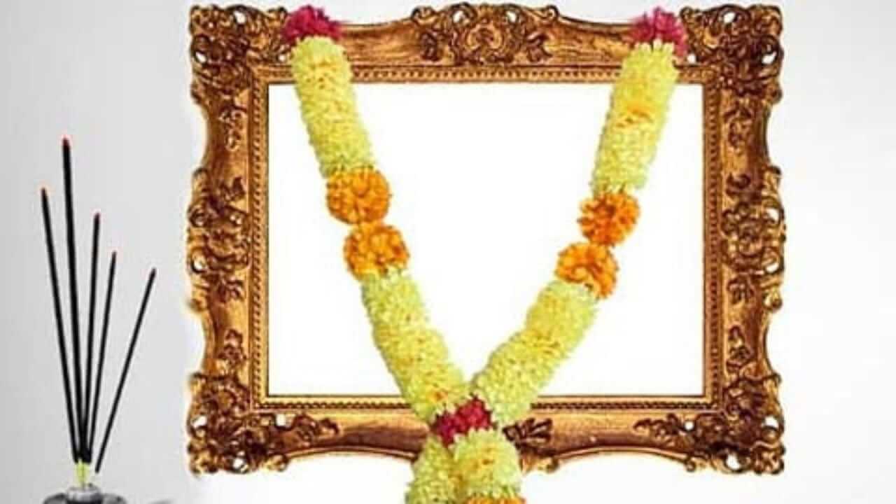 Vastu Tips : घरात पूर्वजांचे फोटो कुठे लावावे? जाणून घ्या योग्य दिशा…