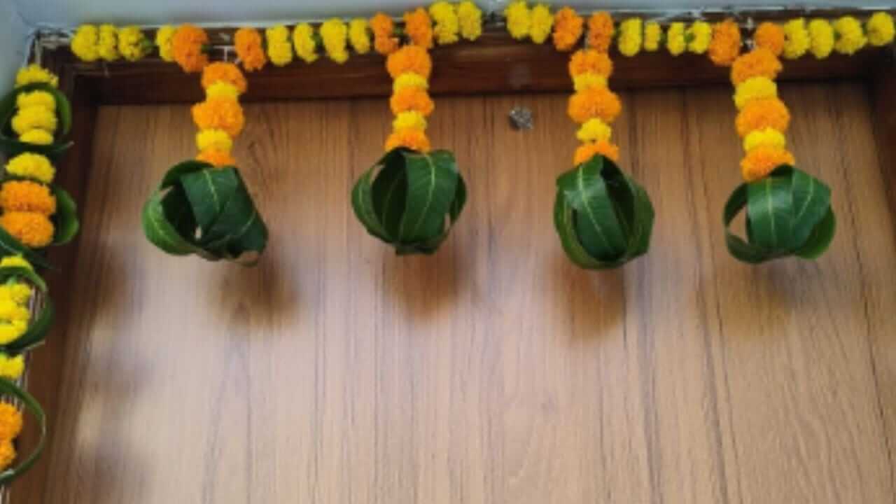 Vastu Tips : घराच्या दाराला लावलेल आंब्याच्या पानांच तोरण कित्ती दिवसांनी काढाव ? काय सांगत शास्त्र जाणून घ्या…