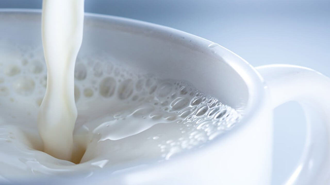 धक्कादायक! मुंबईत बनावट दुधाचे रॅकेट उघडकीस; 7 जणांना अटक