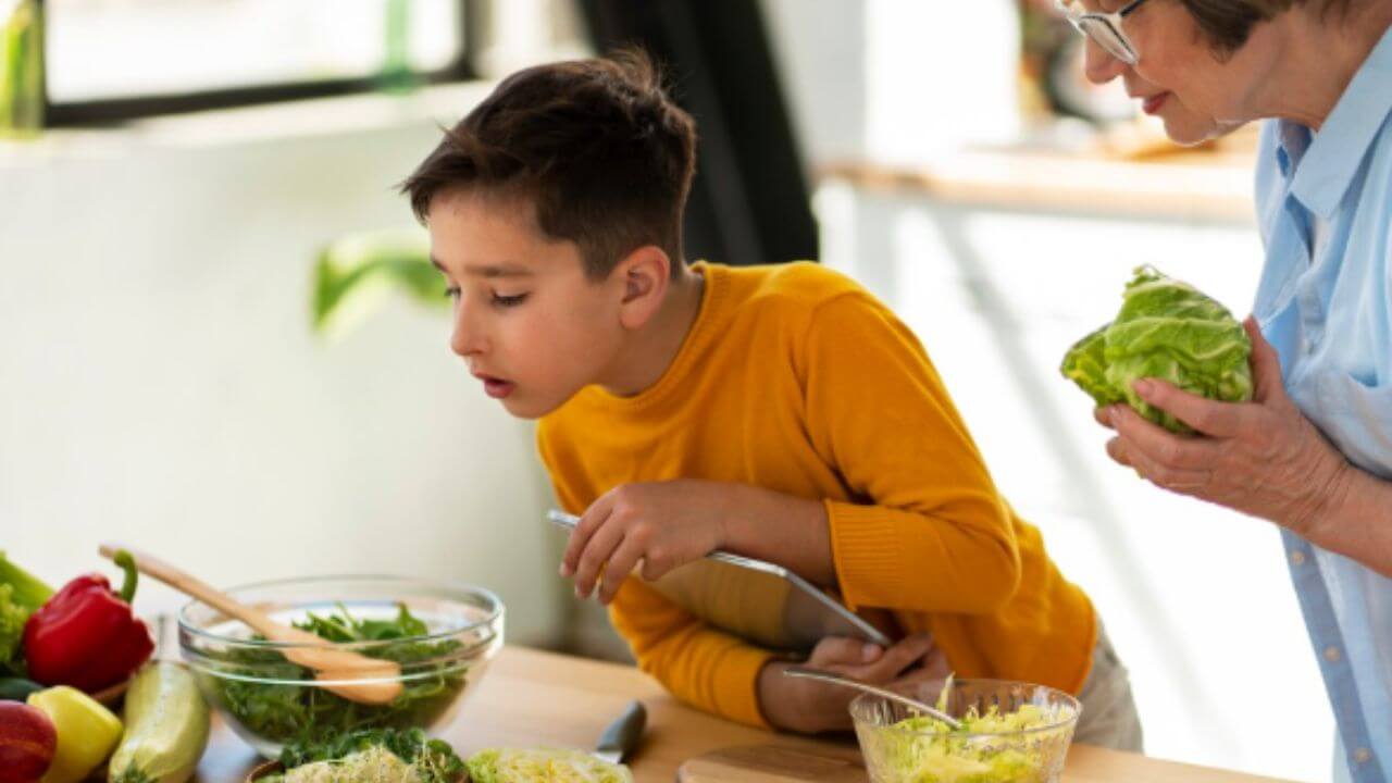 मुले पालेभाज्या खायला टाळाटाळ करतात? ‘या’ टिप्स फॉलो केल्यास लागेल आवड