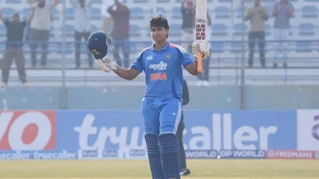 ८ षटकारांसह वैभव सूर्यवंशीचे अर्धशतक; वनडेत टी 20 सारखी फलंदाजी