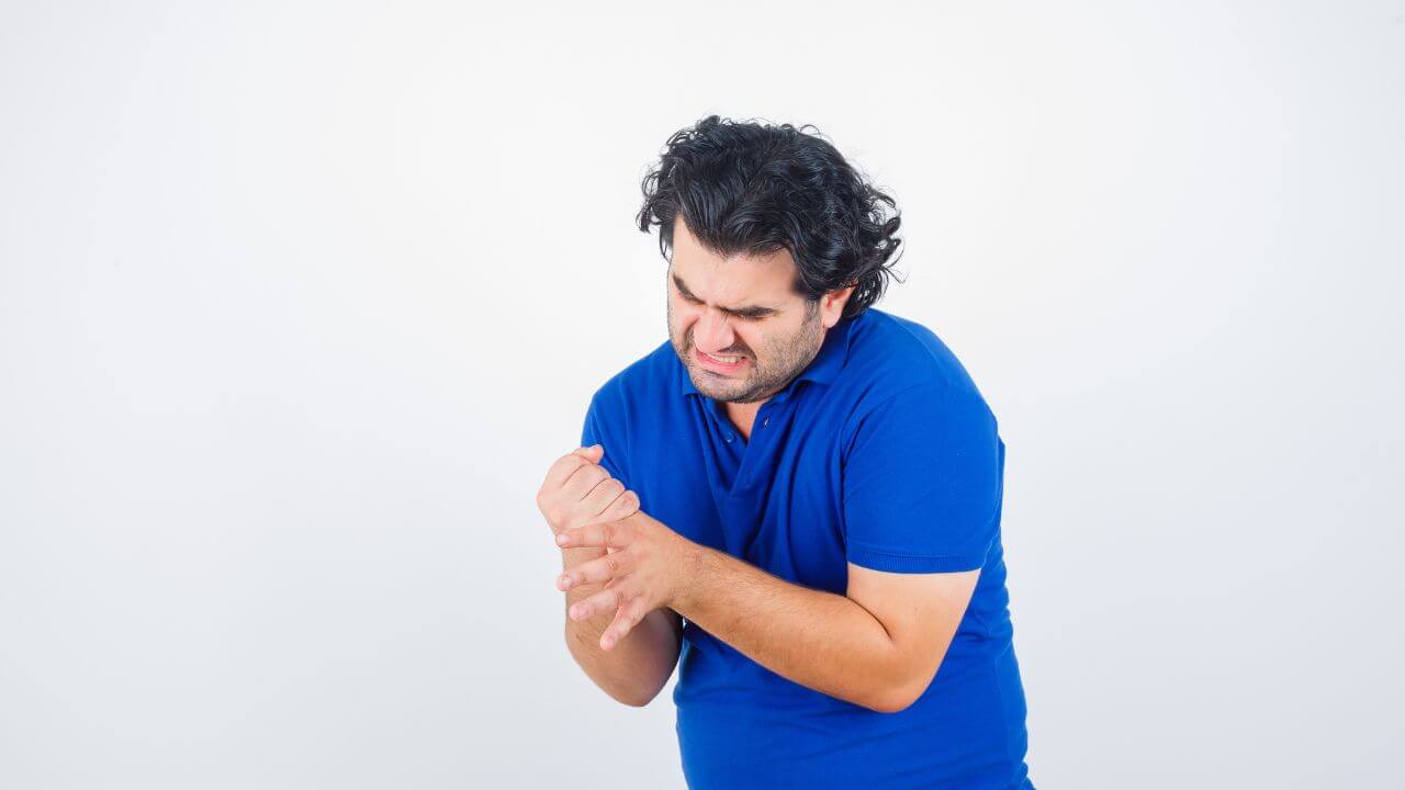 युरिक अॅसिड नियंत्रित करण्यासाठी असा घ्या आहार, जाणून घ्या काय-काय खावे