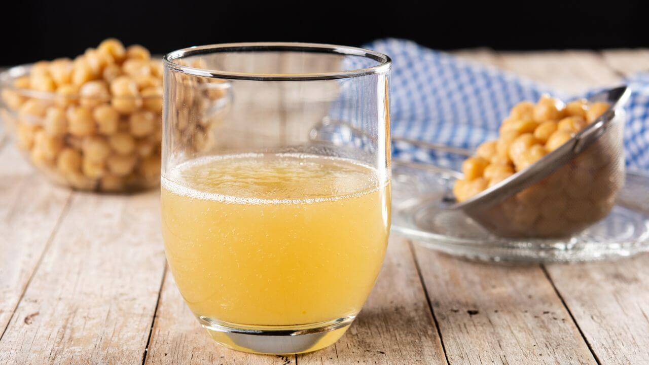 सकाळी रिकाम्या पोटी प्या डाळीचे पाणी, आरोग्याला मिळतील जबरदस्त फायदे