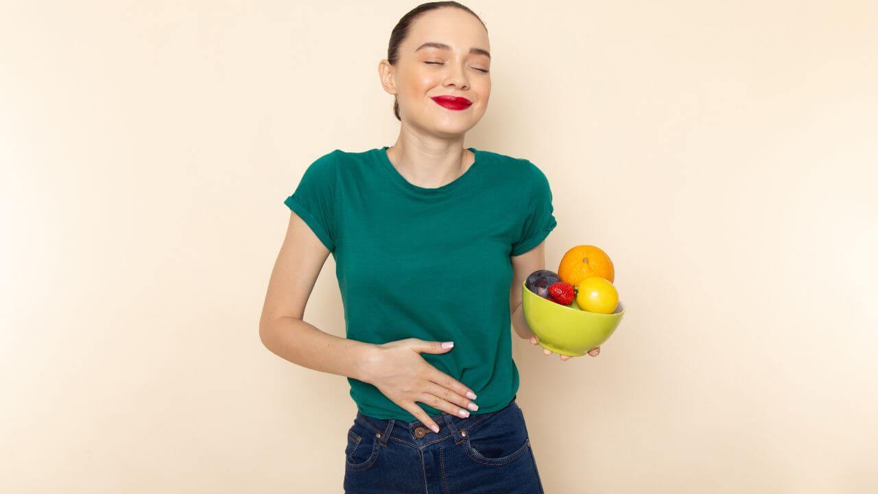 दररोज प्या ‘या’ ४ फळांचा रस, सुधारेल पोट आणि आतड्यांचे आरोग्य