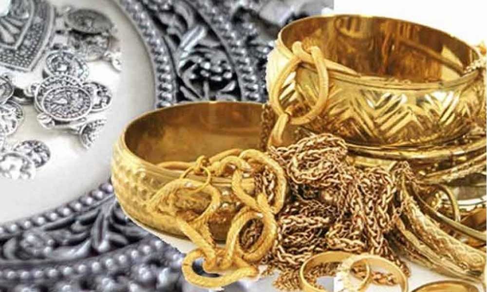 Gold Silver Rate : चांदी लुढ़की, ये है सोने की कीमत, जान लीजिये ताजा भाव