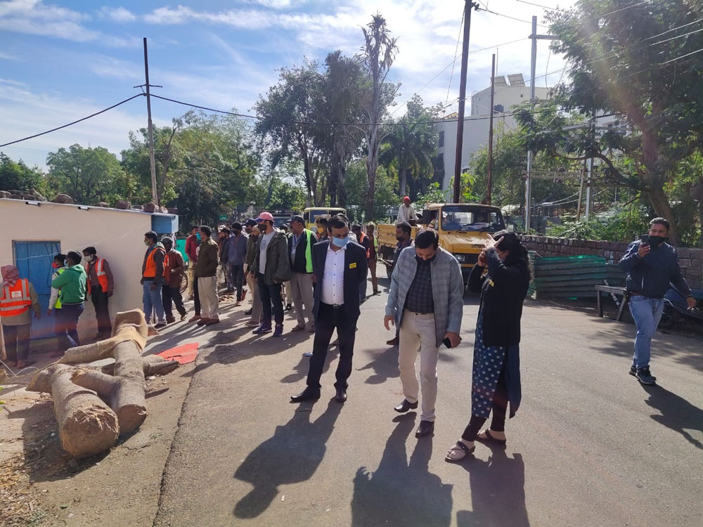 बदमाशों के खिलाफ कार्रवाई, लल्लू रईस और अख्तर का अतिक्रमण किया ध्वस्त