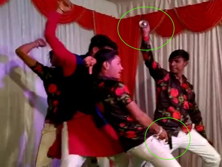 Indore News : शादी में तलवार-पिस्टल लहराते युवकों का वीडियो वायरल, गिरफ्तार