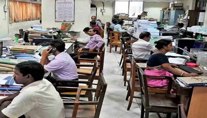 दिवाली से पहले कर्मचारियों को बड़ा झटका, सरकार ने जारी किया ये आदेश