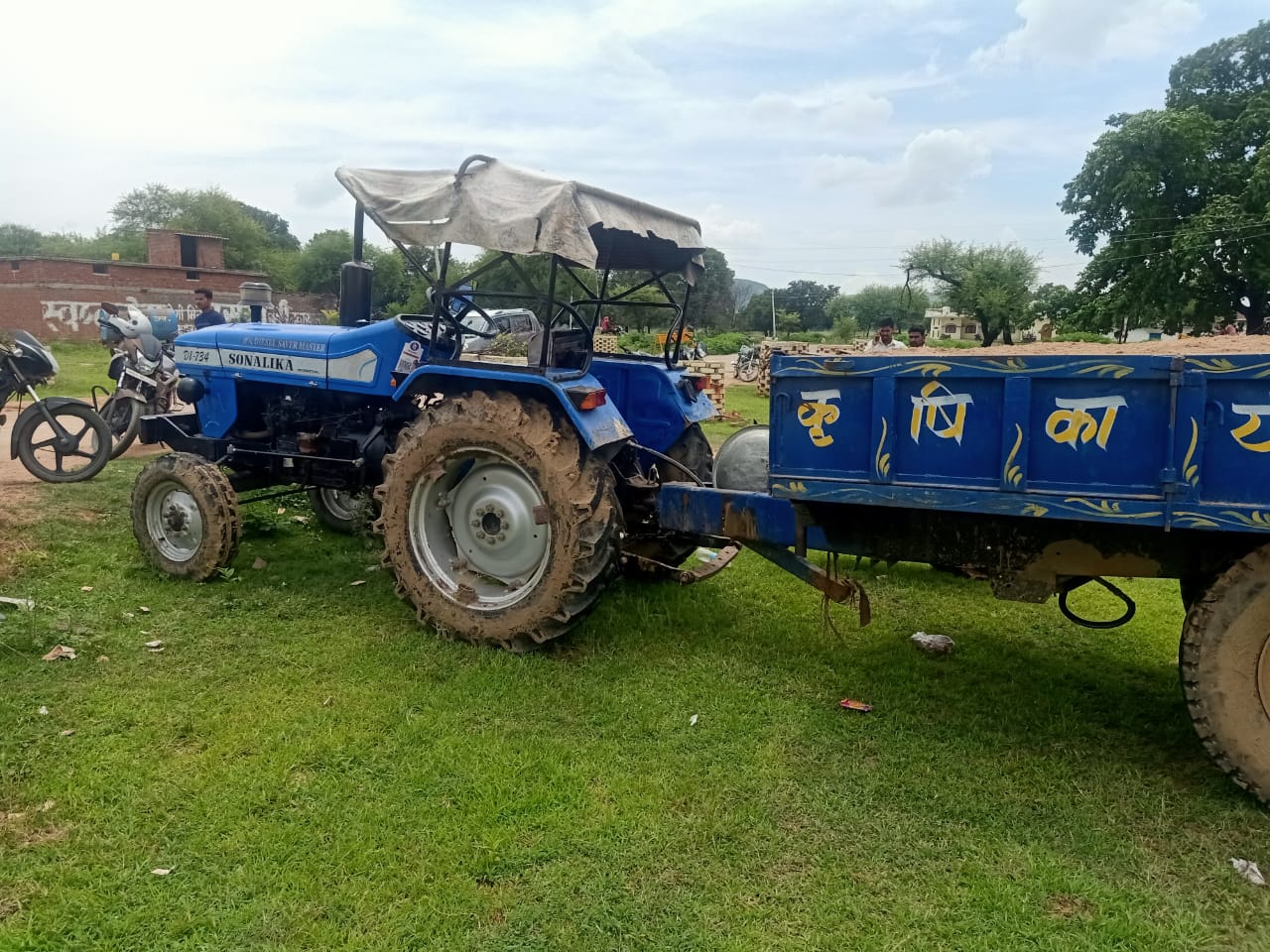 Singrauli : दर्ज रिपोर्ट से गायब ट्रैक्टर मालिक का नाम, सवालों के घेरे में खुटार पुलिस की कार्रवाई !