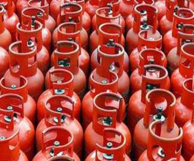 इन गैस उपभोक्ताओं को लगा बड़ा झटका, LPG Subsidy पर बड़ी अपडेट, केवल इन्हें मिलेगा 200 रूपए का लाभ