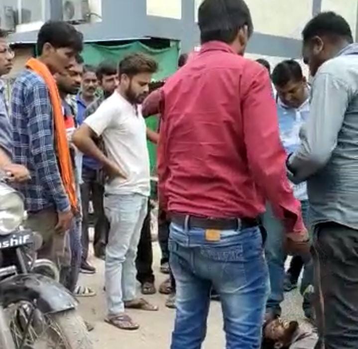 VIDEO: नीमच के बाद अब Rewa में तालिबानी सजा, पूरी तरह पटरी से उतरी कानून व्यवस्था