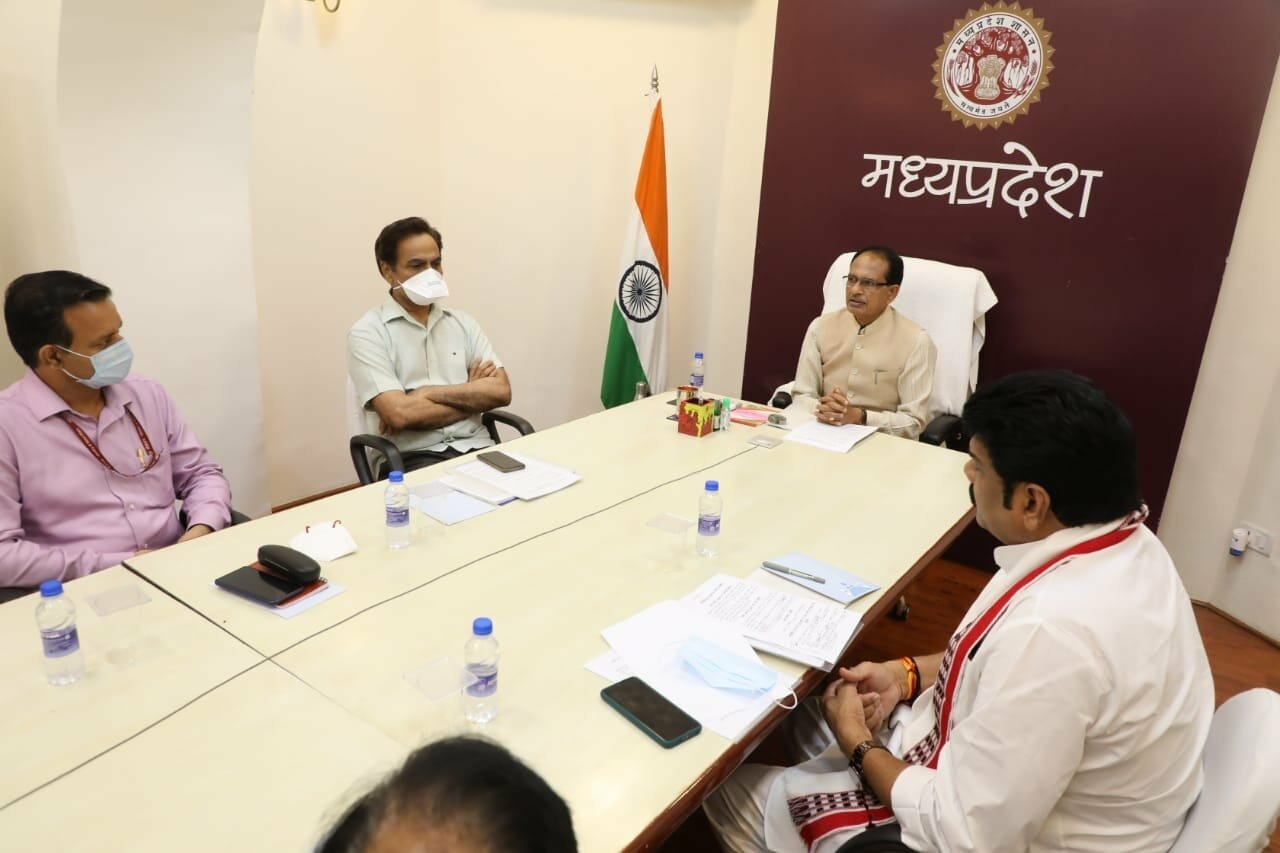 अब MP में डेंगू ने बढ़ाई चिंता, इन जिलों में स्थिति गंभीर, कलेक्टरों से बोले सीएम-ध्यान दें