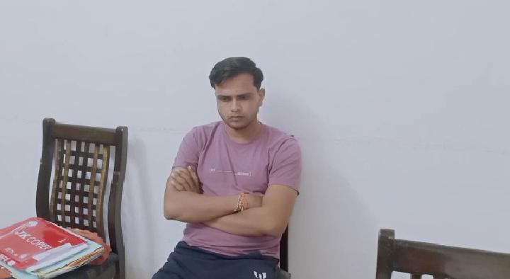 Bribe : इंदौर लोकायुक्त के हत्थे चढ़ा रोजगार सहायक, 6 हजार की रिश्वत लेते रंगे हाथों पकड़ाया