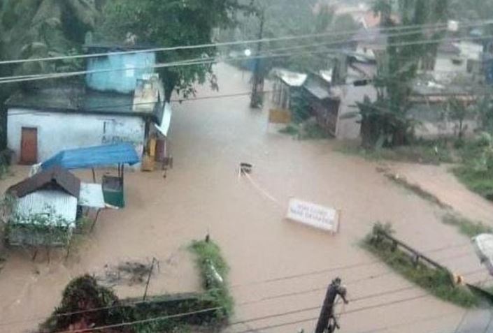 VIDEO: केरल में भारी बारिश से बाढ़, 18 की मौत, कई लापता, सेना ने संभाला मोर्चा, रेड अलर्ट