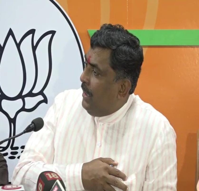 BJP के प्रदेश प्रभारी का बयान : हमारी जेब में ब्राह्मण और बनिया