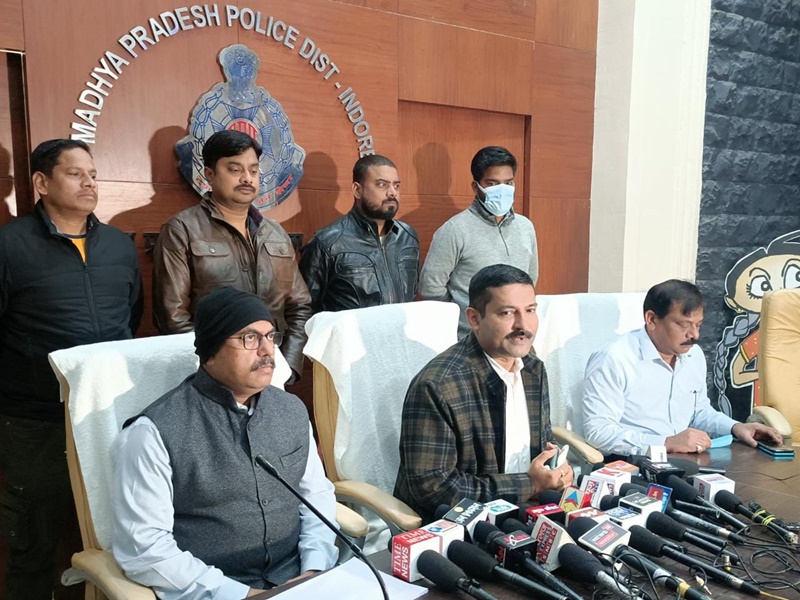 नये साल के जश्न के लिए ड्रग्स सप्लाई करने पहुंची एयर होस्टेस गिरफ्तार