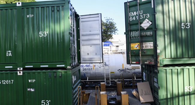 Guna News: कूरियर कंटेनर को पहले लूटा फिर छोड़ कर भाग गए