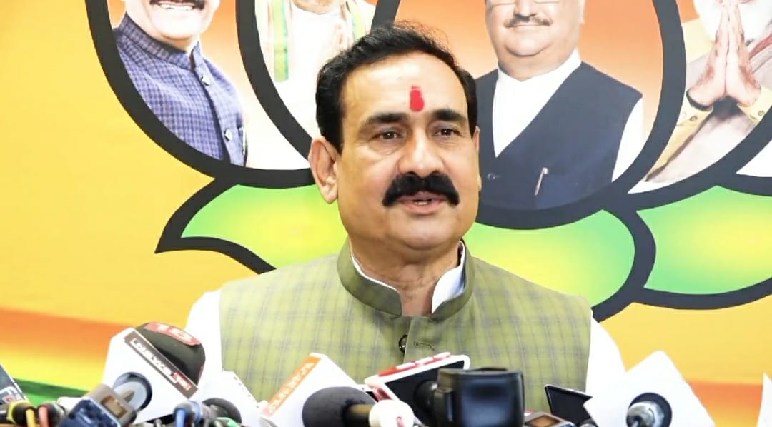 नरोत्तम मिश्रा बोले- पद छोड़ गोविंद सिंह को नेता प्रतिपक्ष बनाएं कमल नाथ, इधर यूक्रेन से छात्रों की वापसी