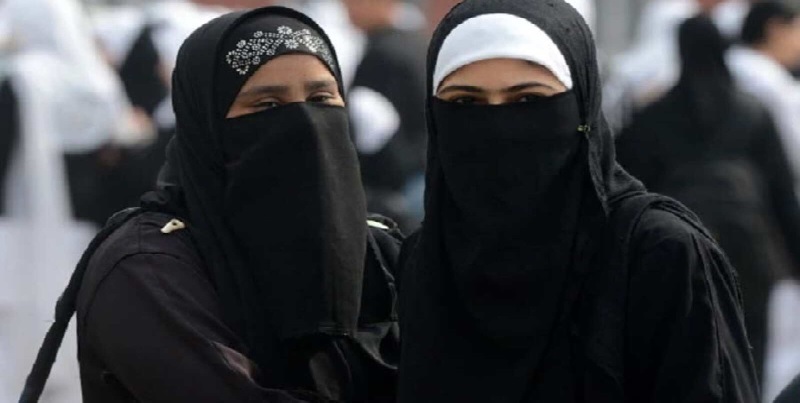 स्कूल शिक्षा मंत्री के हिजाब पर बयान के बाद प्रदेश में भी शुरू हुई राजनीतिक तकरार