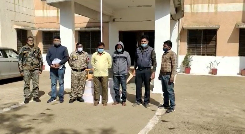 Jabalpur में काले कागज को नोट बनाने वाले दो गिरफ्तार