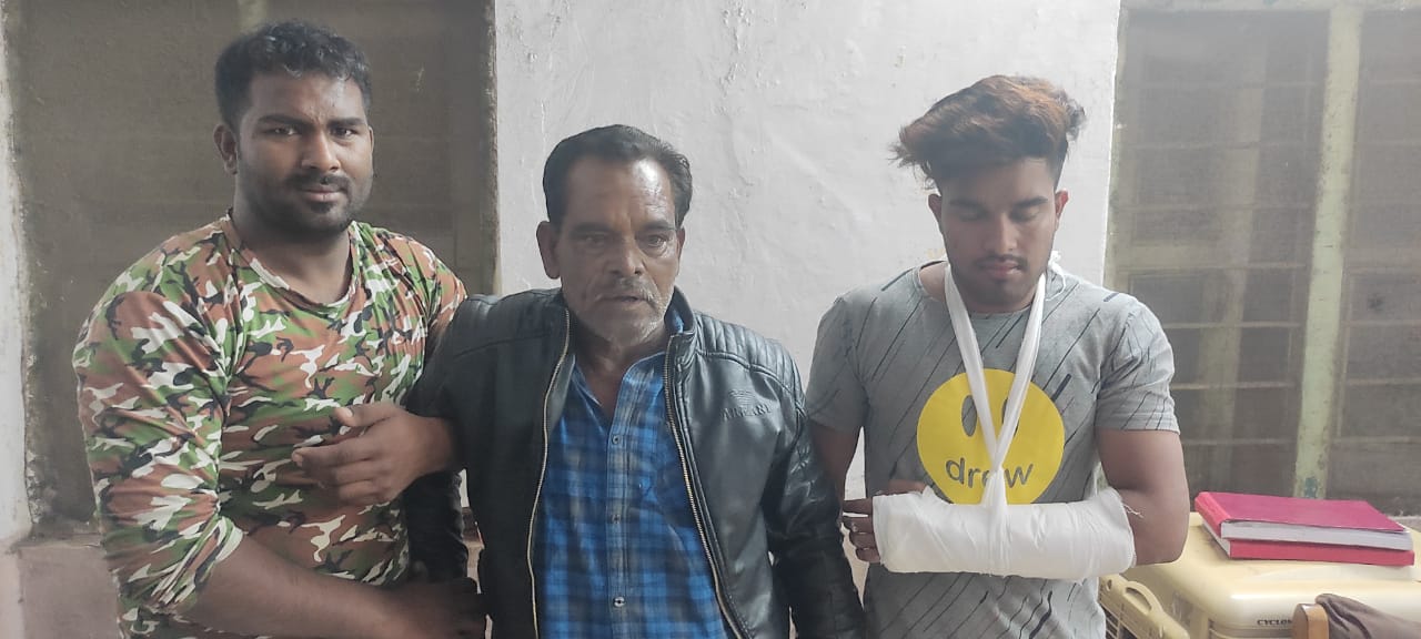 Indore News – पावडर की निकली हवा, धोने पड़े बर्तन होटल में कुछ दिन पहले मचाया था उत्पात