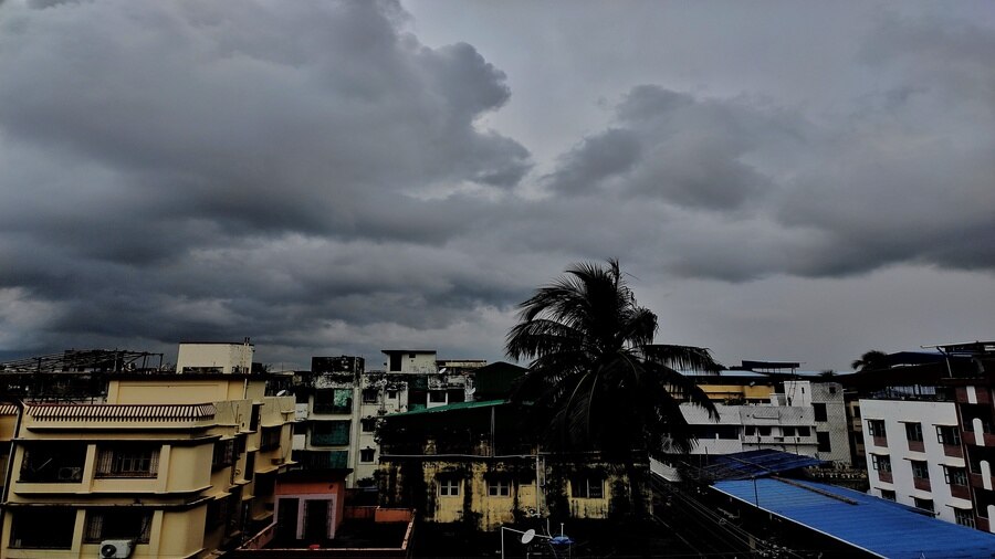 CG Weather: नया सिस्टम एक्टिव, 1 दर्जन जिलों में भारी बारिश का अलर्ट, इन संभागों में बिजली गिरने की चेतावनी