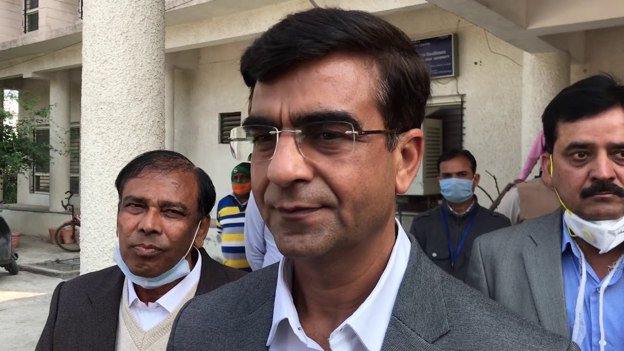 देवास कलेक्टर का बड़ा एक्शन-नर्सिंग ऑफिसर निलंबित, CMHO समेत 4 को नोटिस, डॉक्टर पर भी गिरी गाज