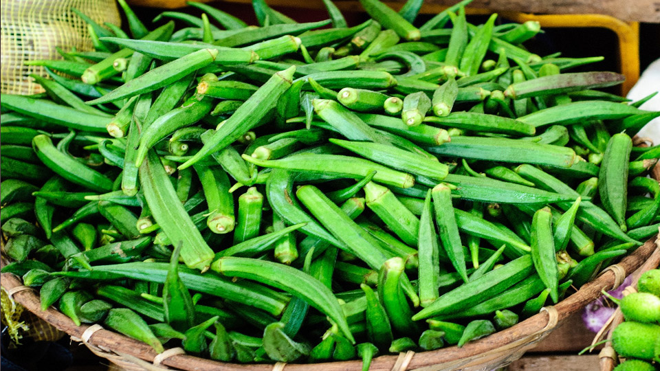 गर्मियों में खाएं पेट भर के भिंडी और जाने हैरान कर देने वाले फायदे