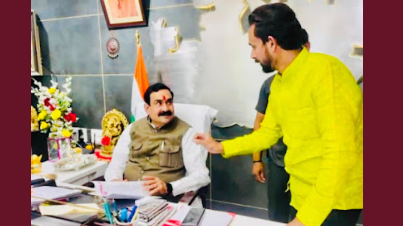 भाजपा अल्पसंख्यक मोर्चा के महामंत्री को भाजपा में होने कारण उसी के मजहब के लोग कर रहे हैं परेशान, गृहमंत्री से की शिकायत