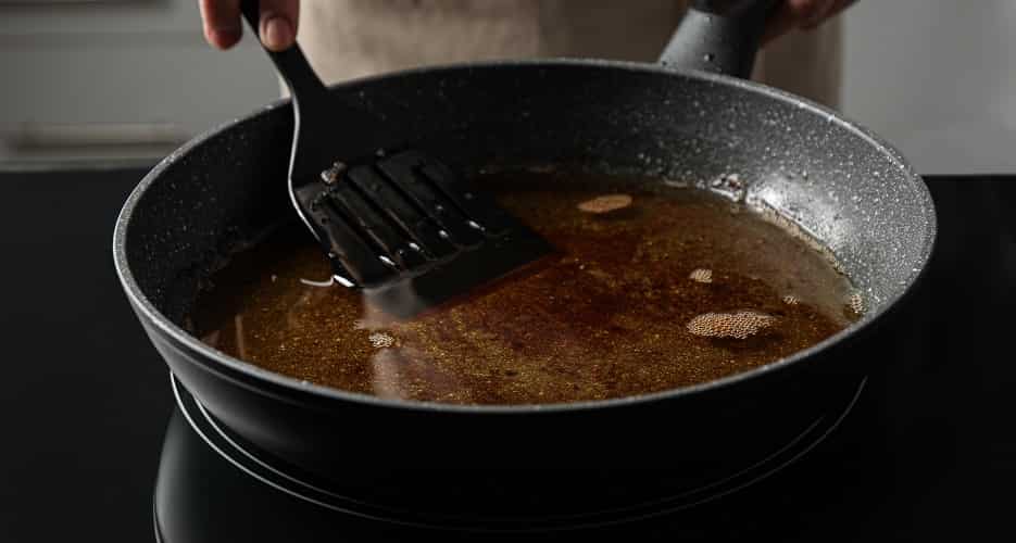 क्या आप भी बासी खाने को बार-बार गर्म करके खाना पसंद करते हैं, तो कर रहे हैं बहुत बड़ी गलती