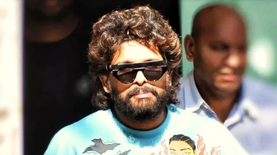 Pushpa 2 : पुष्पा का नया लुक देख फैंस को आया गुस्सा, एक्टर से कहा- ये क्या वड़ा पाव…