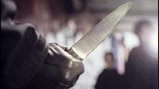 इंदौर में बदमाशों का कहर, सरेआम सड़कों पर हथियार लहराए