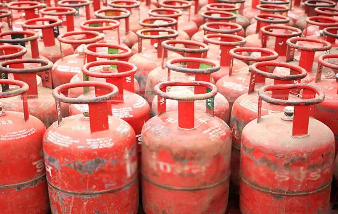LPG Price Hiked:- एलपीजी कनेक्शन हुआ महंगा, 16 जून से लागू होंगे नए रेट, इतनी बढ़ गई कीमत