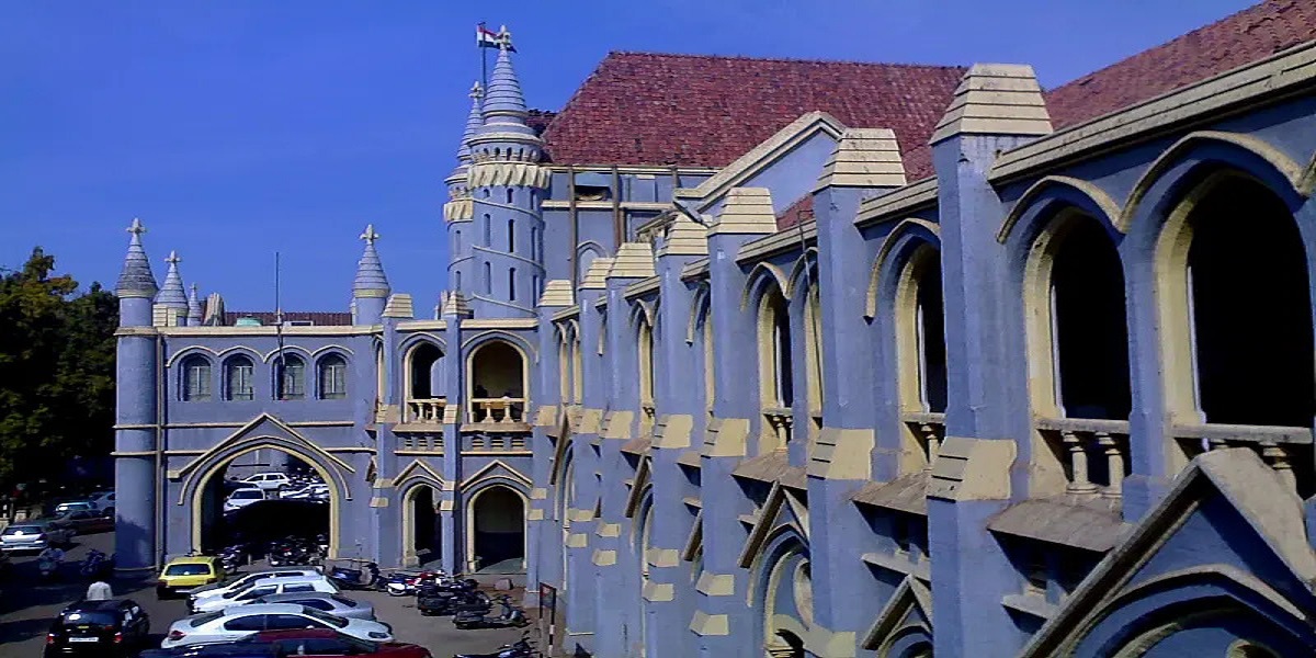 MP के नर्सिंग कॉलेजों में भर्ती में 100 प्रतिशत महिला आरक्षण मामला, पुरुषों की उम्मीदवारी और पात्रता पर अंतिम निर्णय 07 जनवरी को होगा