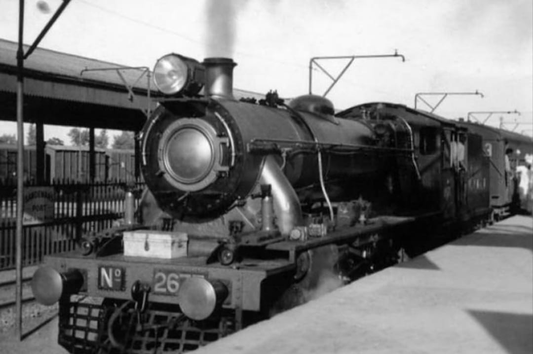 First AC Train: फ्रंटियर मेल थी भारत की पहली एयर कंडीशनर ट्रेन, देश की आजादी से जुड़ा है इतिहास