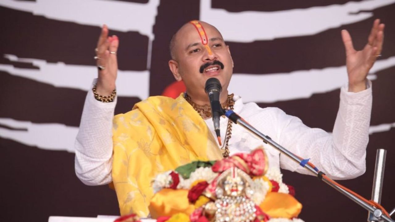 कुबेरेश्वर धाम में मची भगदड़, श्रद्धालुओं की हुई मौत, सीहोर कलेक्टर और एसपी को नोटिस