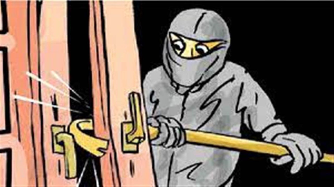 राजगढ़ में बेखौफ चोरों का आतंक, सिविल लाइन कॉलोनी से दो बाइक चोरी, घटना CCTV में हुई कैद