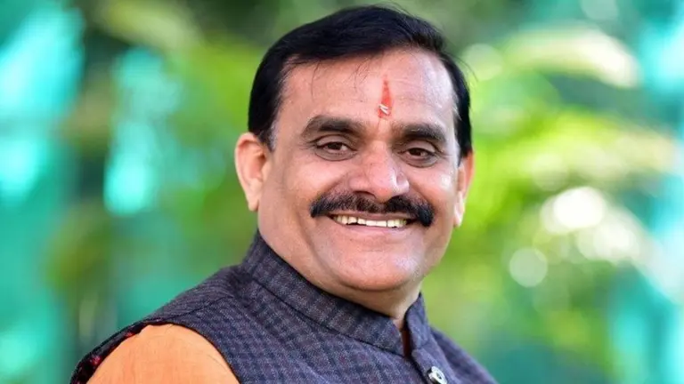BJP की नई टीम में VD शर्मा को बड़ी जिम्मेदारी, बोले- राजनीति से दूर प्रोफेशनल्स को पार्टी से जोड़ेंगे, चुनावी राज्यों में रचेंगे इतिहास