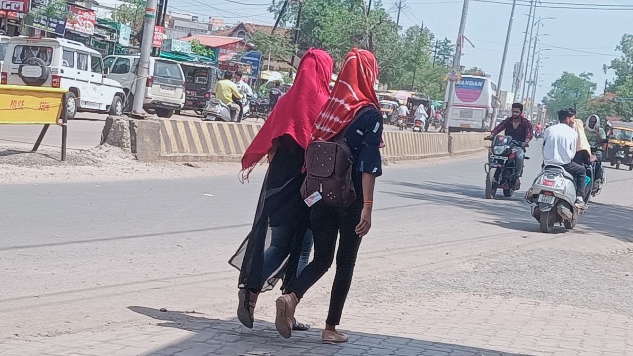 Chhattisgarh Weather : मौसम में बदलाव, तापमान पहुंचा 35 डिग्री, 2-3 डिग्री और बढ़ेगा, जानिए पूरे हफ्ते का हाल