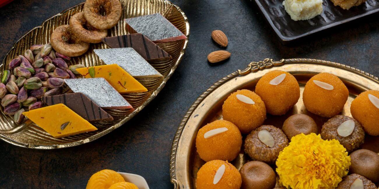 दिवाली के मौके पर खास तौर पर बनाए जाते हैं ये 5 स्वादिष्ट पकवान, लाजवाब है इनका स्वाद