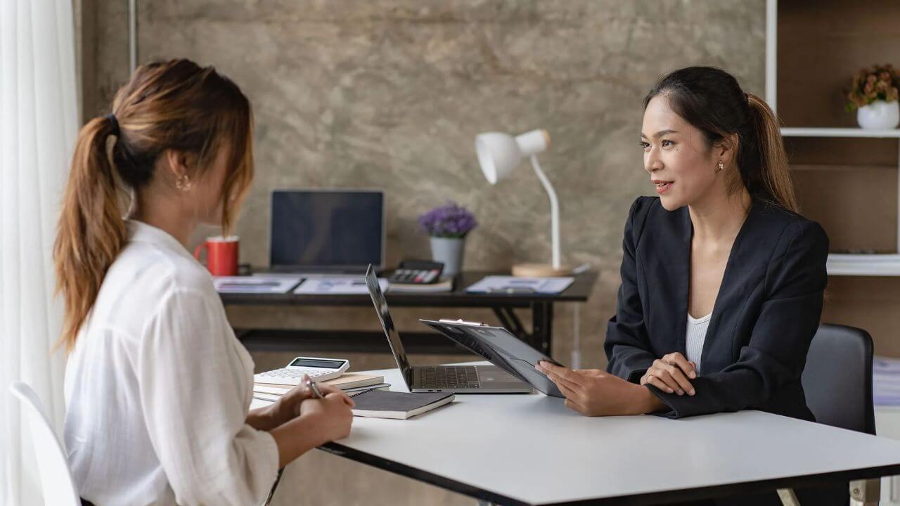 इंटरव्यू में सफलता के लिए करें ये चमत्कारी उपाय, नौकरी पाना होगा आसान