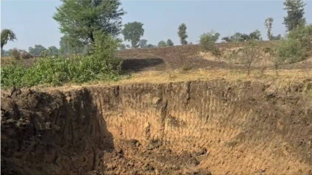 दमोह में चोरी की मुरूम से डाली जा रही थी रेलवे की तीसरी लाइन, खनिज विभाग ने लगाया 57 लाख का जुर्माना