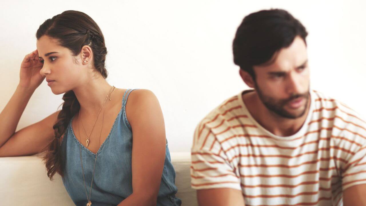 पति-पत्नी के रिश्तों में तनाव बढ़ा सकते हैं ये वास्तु दोष, जानें कैसे करें समाधान