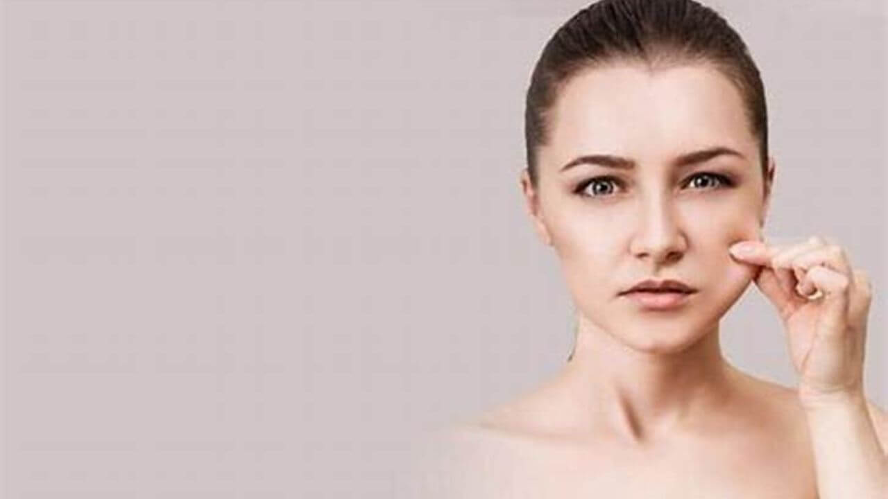 चेहरे की लटकती स्किन को फिर से करें टाइट, जानिए तरीका