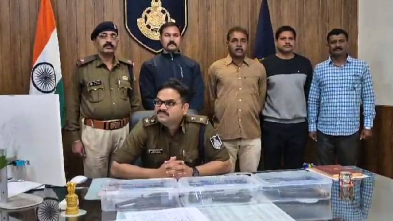 दमोह में चल रही है अवैध हथियारों की फैक्ट्री, गिरफ्तार तीन आरोपियों ने किया बड़ा खुलासा