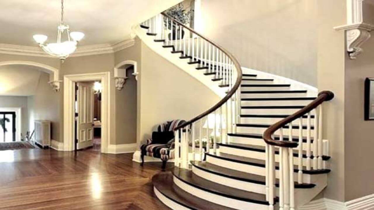 घर में किस दिशा में होनी चाहिए सीढ़ियां? इनकी संख्या भी जीवन पर डालती है गहरा प्रभाव