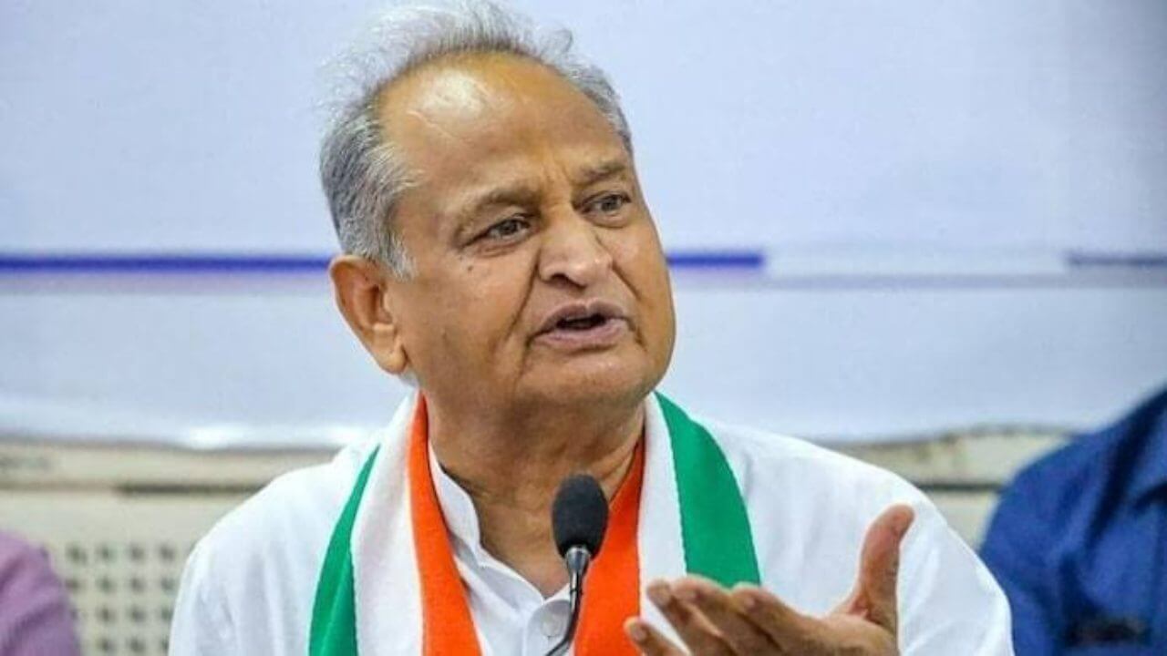 NEET UG Exam 2026 पेपर लीक को लेकर अशोक गहलोत ने बीजेपी सरकार को घेरा, कहा “युवाओं के भविष्य से खिलवाड़”