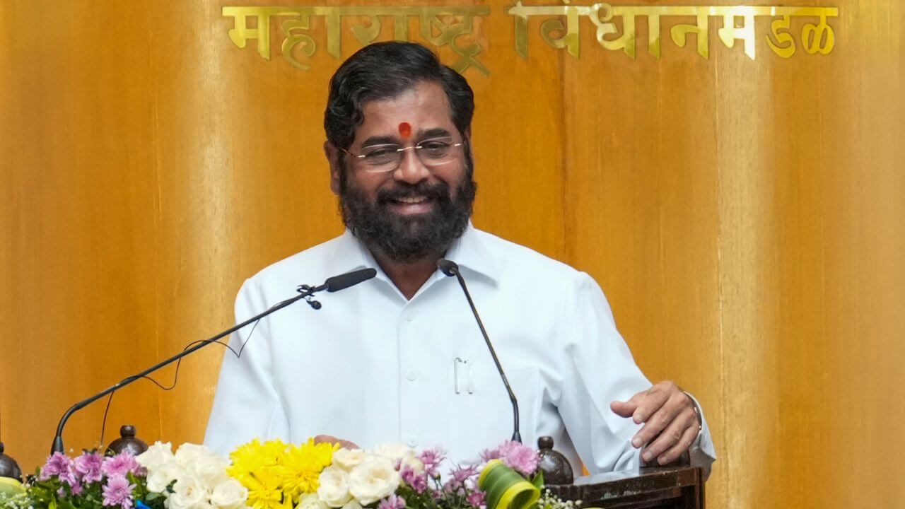 एयर एम्बुलेंस की व्यवस्था… एकनाथ शिंदे की मुस्तैदी से विधायक बांगर की मां की बची जान