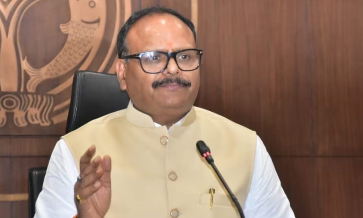 कांवड़ियों को बदनाम कर रही समाजवादी पार्टी, डिप्टी सीएम ब्रजेश पाठक का आरोप