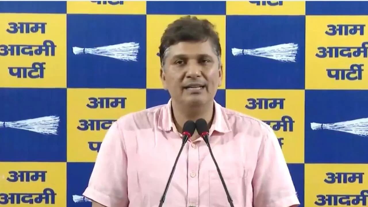 AAP के सौरभ भारद्वाज ने BJP पर वार, कहा- केजरीवाल की चेतावनी सच साबित हुई